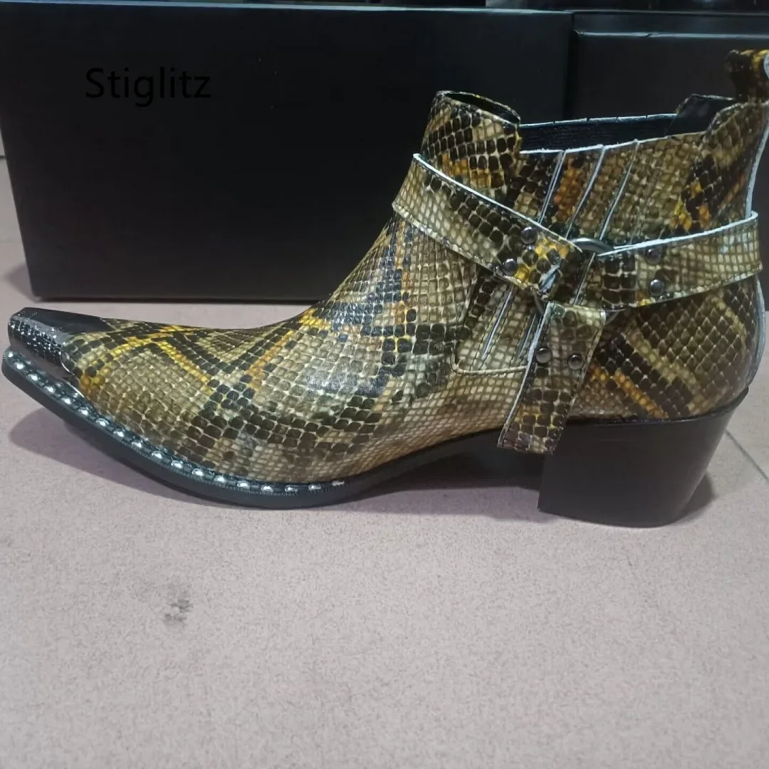 Botines de piel de serpiente con correa y hebilla para hombre, tacones altos, botas de trabajo de cuero genuino sin cordones, botas Chelsea con decoración de Metal, zapatos para hombre