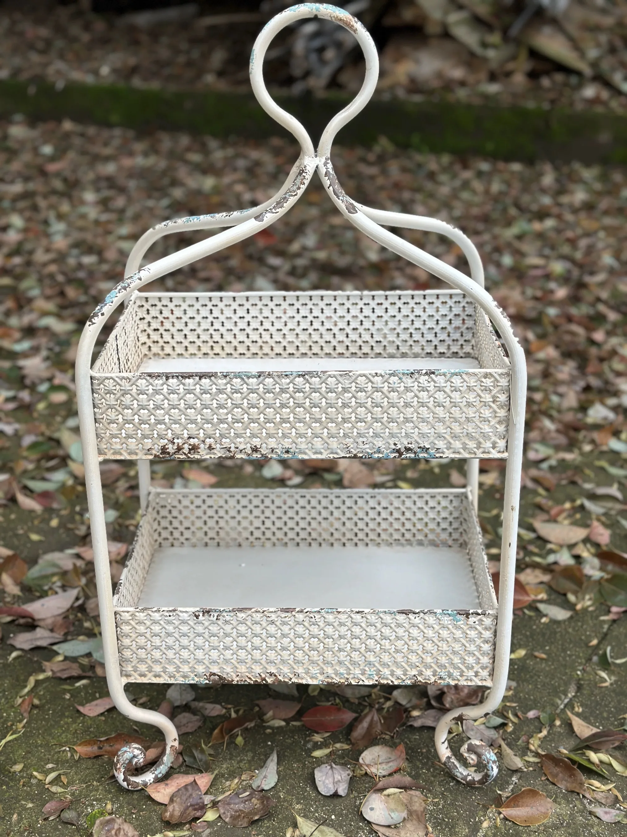 

Vintage Metal 2 Tier Storage Rack, Rustic Farmhouse Iron Organizer Shelf with Handle, Decorative Countertop Bathroom Kitchen She