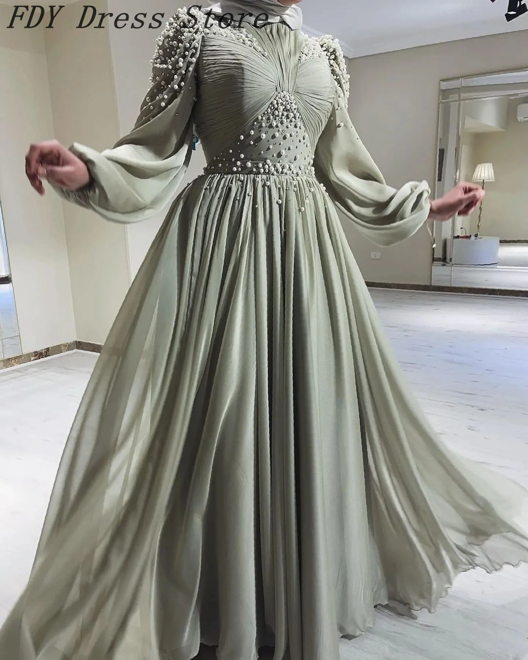 

Vintage Long Sleeves Evening Dresses High Neck Prom Dresses Pleated Pearls Chiffon Floor Length Formal Party Dresses