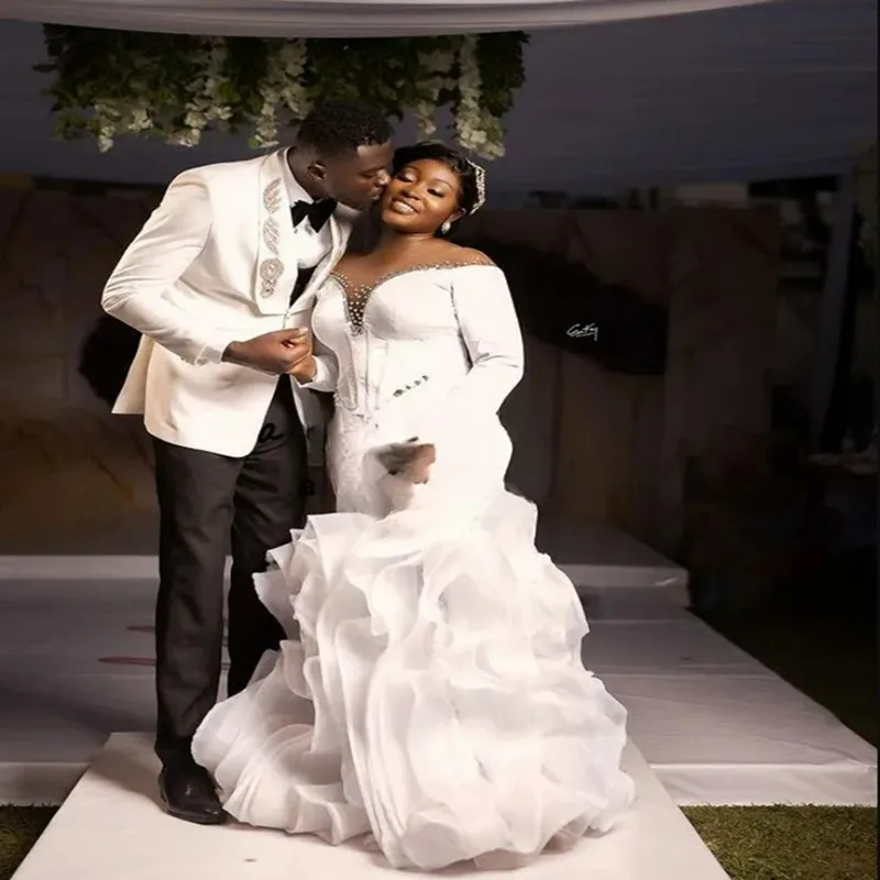 Maßgeschneiderte schiere Hals glänzende Perlen Meerjungfrau Brautkleider für die Braut Robe De Mariée volle Ärmel kaskadierende Rüschen Brautkleid