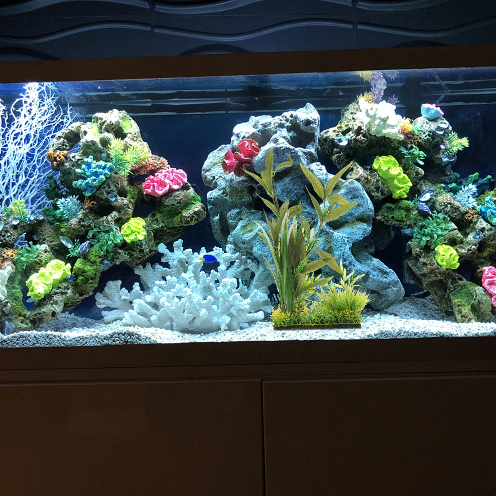 

Large Realistic Aquarium Plants Plastic Fish Tank Decorations Plants Enhance Visual Appeal Safe for Fresh Salt Water Fish Tank