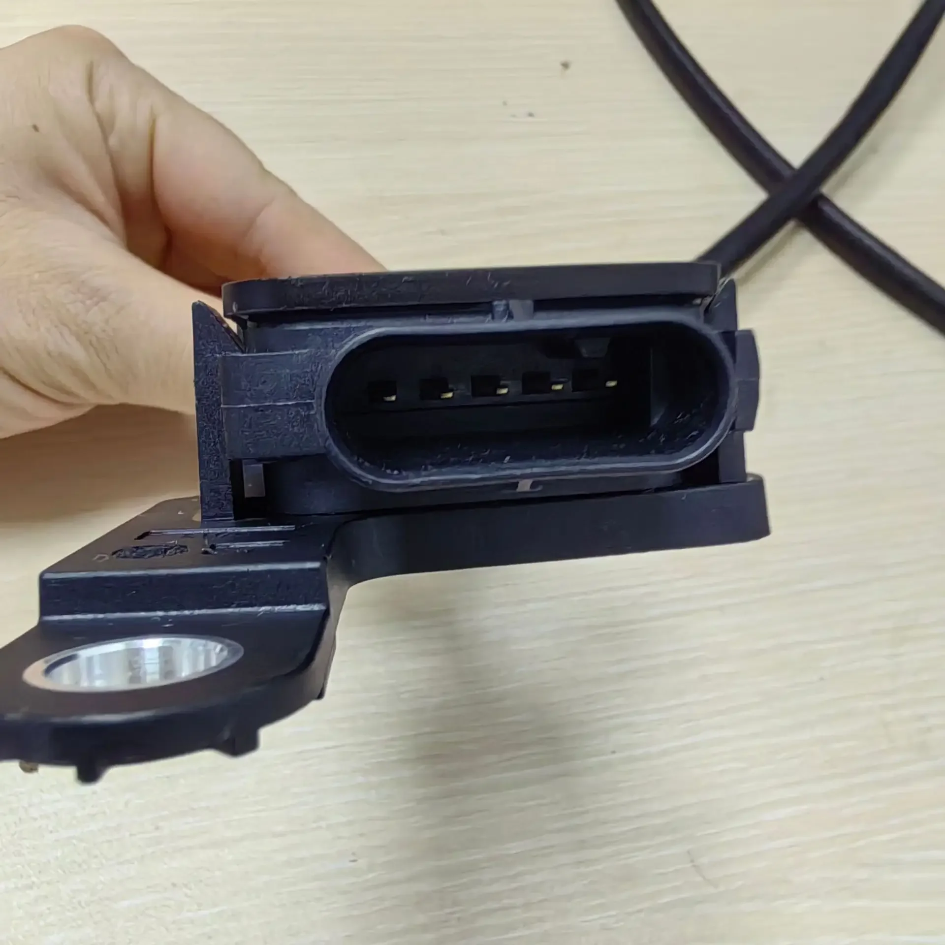 Limited Offer Suitable For Nitrogen Oxide Sensor Accessories For Automotive Parts 1588A655