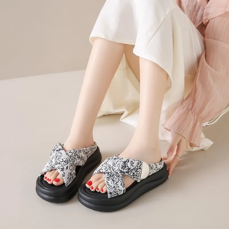 Large Size Fashion Womens Shoes 2024 Cross Female Sandal Clogs With Heel Big Luxury Spring Low Girls New Outside Thick Summer Ru