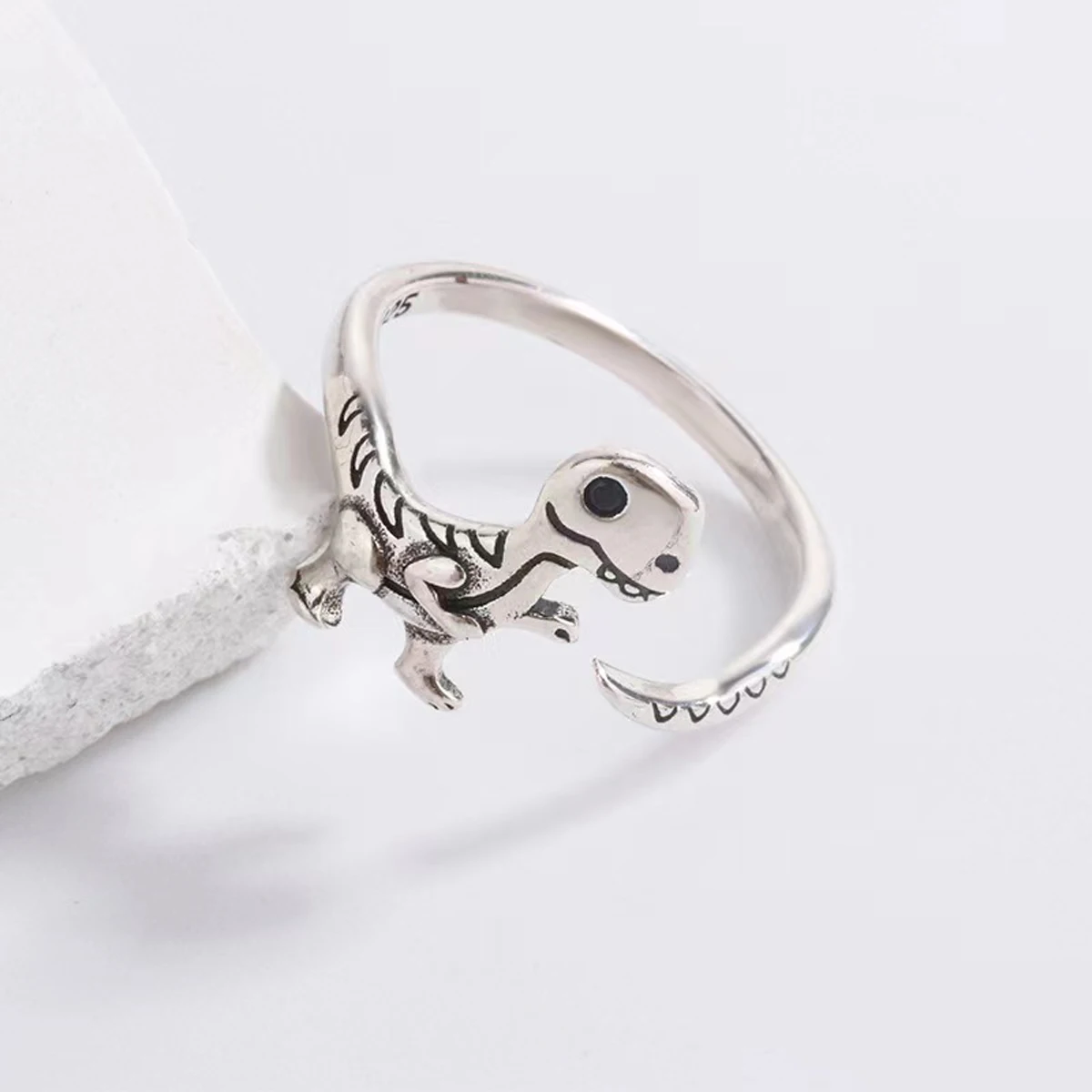 1 Piece Cute and Fashionable Alloy Tyrannosaurus Rex Open Ring Suitable For Boys and Girls To Wear Daily Rings