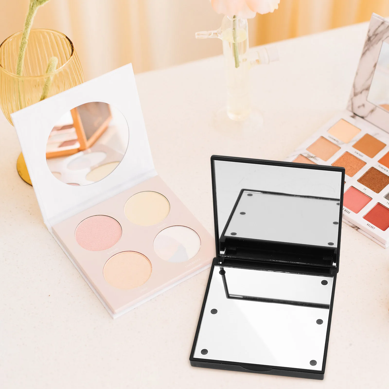 مرآة مكياج LED محمولة قابلة للطي ومصابيح LED محمولة انعكاس اللون الحقيقي للنساء #1