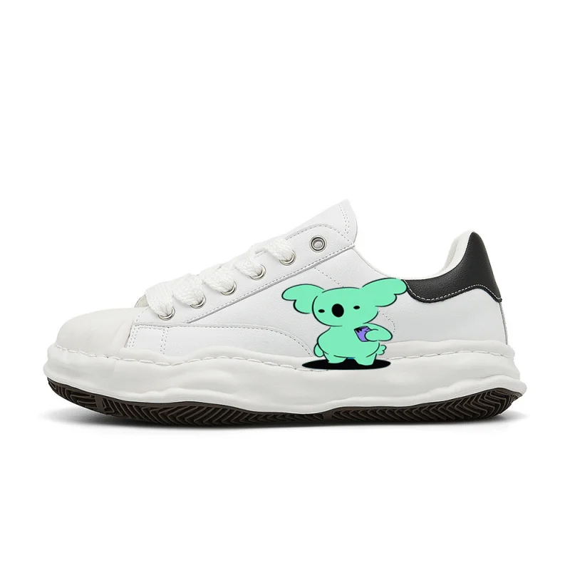 

Koala drinking waterVintage Fashion Street Sneakers，The design is retro, stylish, comfortable, and versatile，Suitable for street
