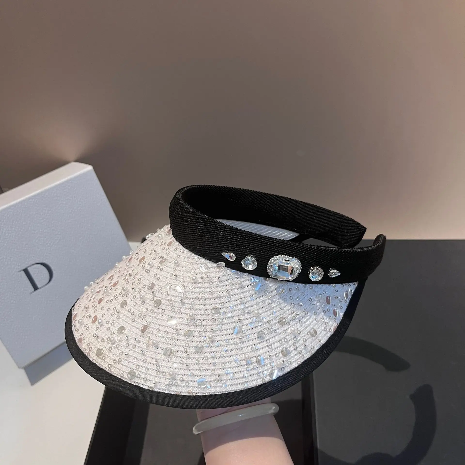 Luxury Rhinestone Sunscreen Summer Hats for Women Shining Sequins Empty Top Straw Hat Big Brim UV Protection Beach Sunshade Cap