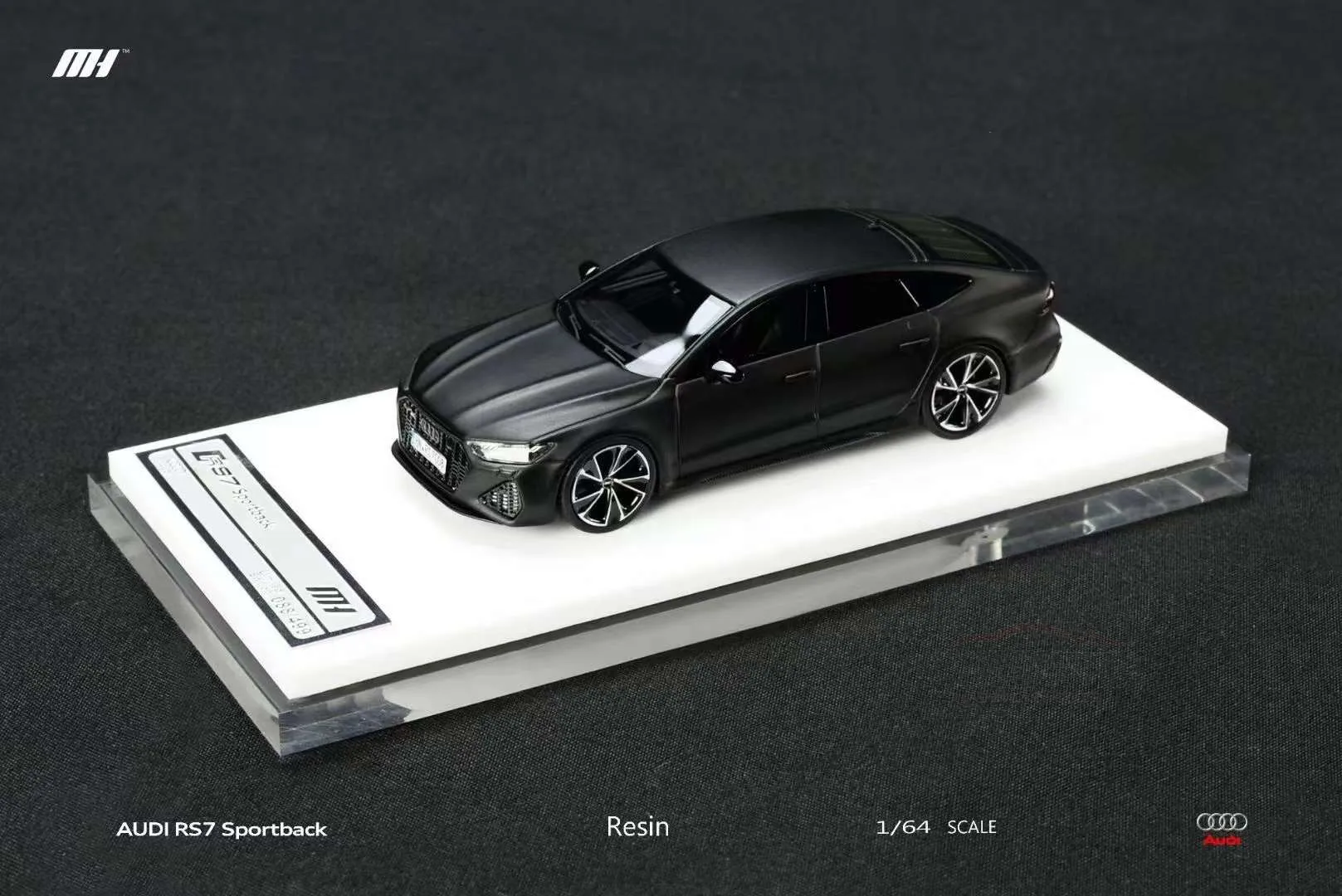 Motorhelix 1:64 Audi Rs7 resin ornament car model