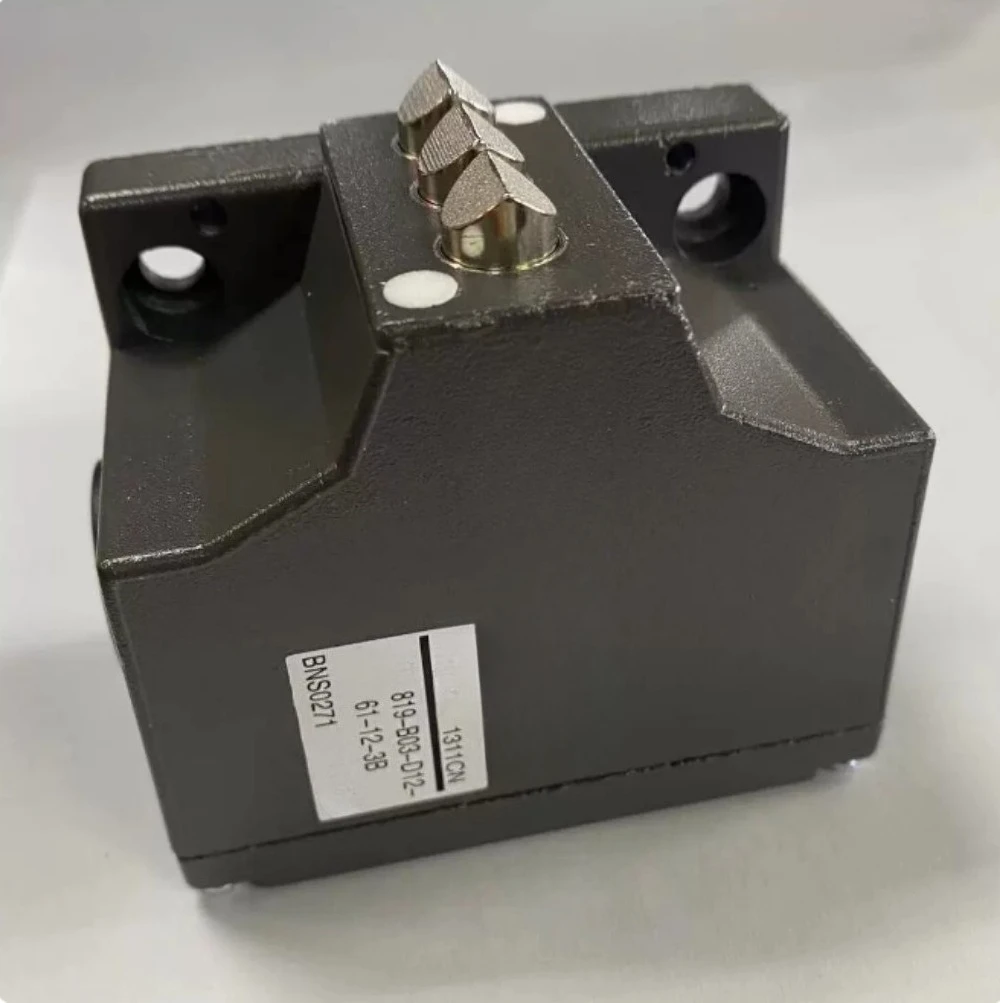 BNS819-B03-D12--61-12-3B Waterproof Machine Tool Limit Travel Switch