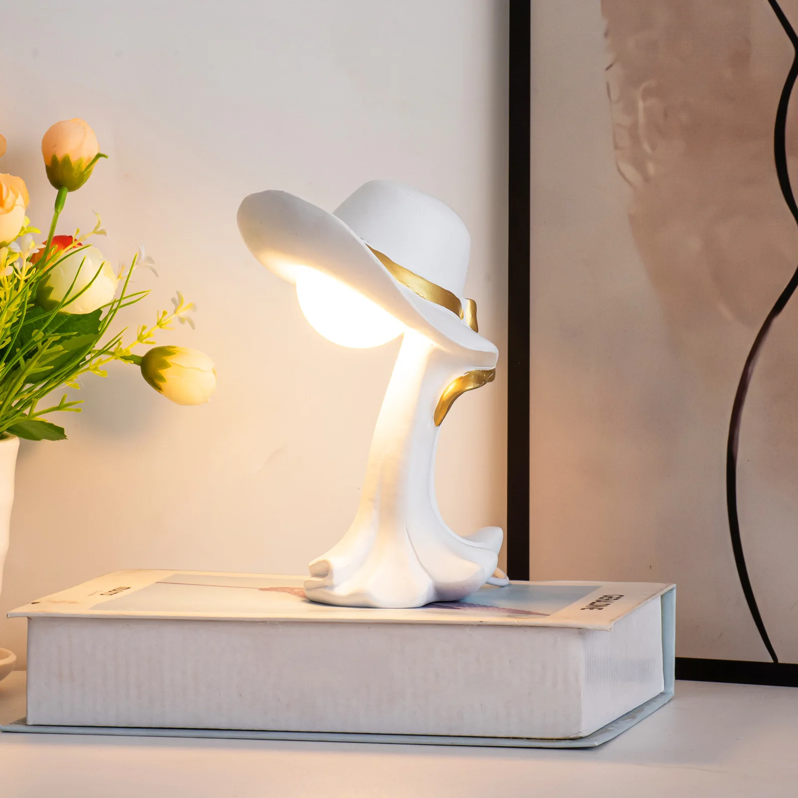 New Fun and Creative High-end Straw Hat Night Light USB Charging Study Atmosphere Decoration Ornament Night Light