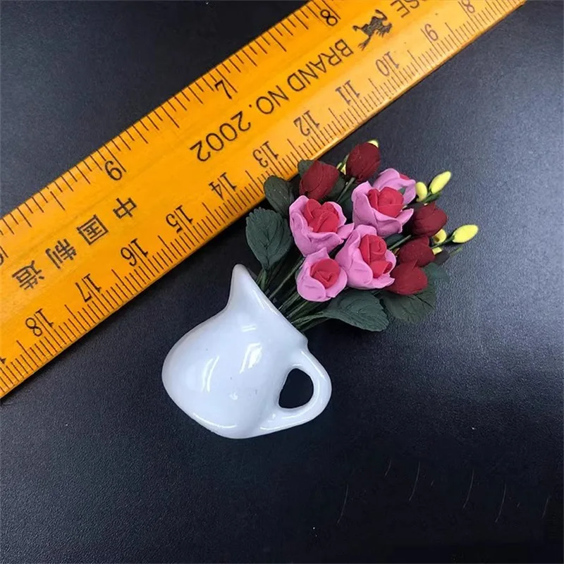 

Hot Sale 1/6 Soldier Desktop Scene Toy Red Rose Grass Flower Strap Porcelain Vase Model Fit 12'' Action Figure In Stock