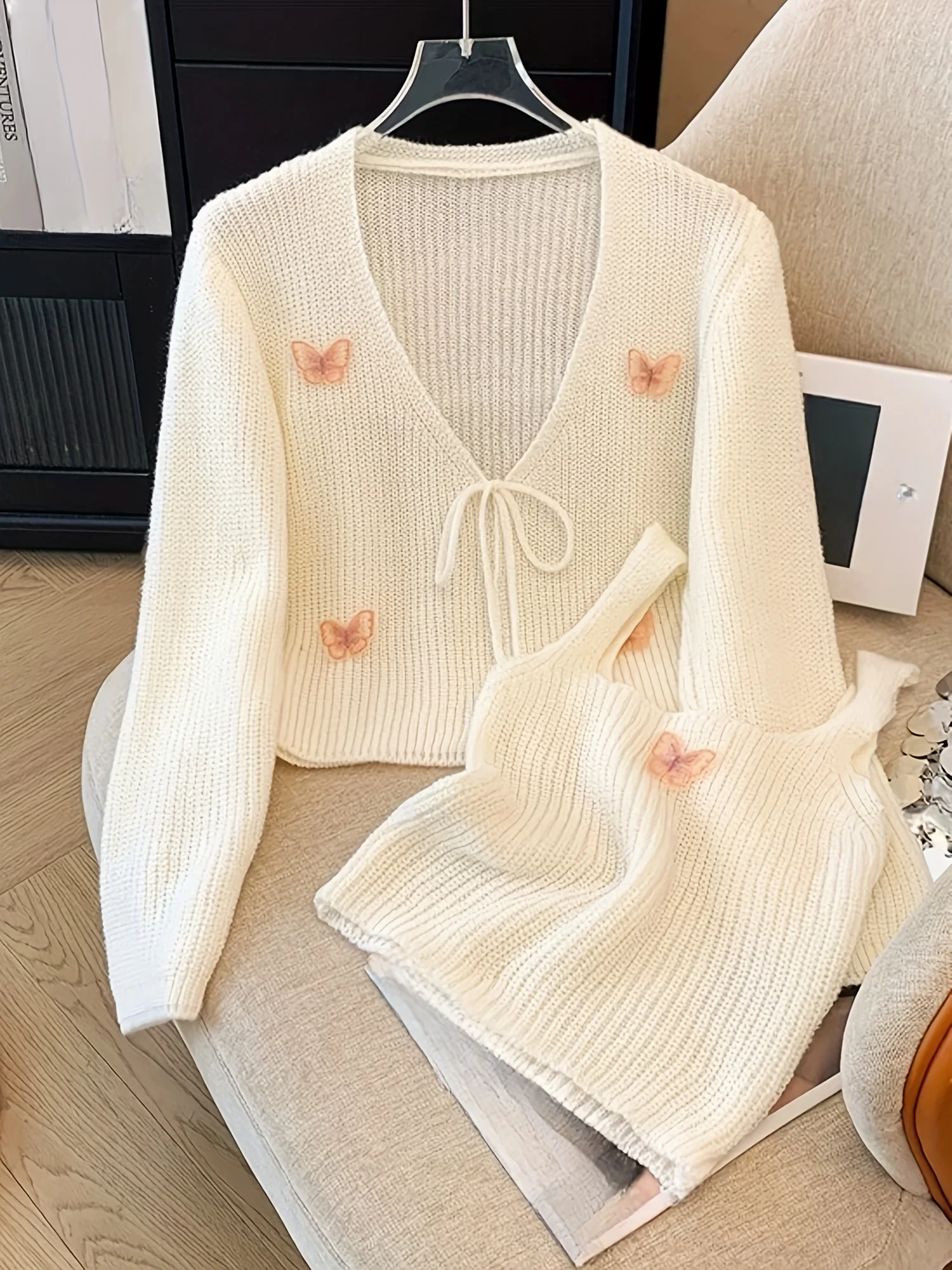 طقم سترة نسائية منسوجة على شكل فراشة مكون من قطعتين، سترة صوفية برباط على شكل حرف V، ملابس نسائية كاجوال للشاطئ في الهواء الطلق للربيع والخريف يوميًا
