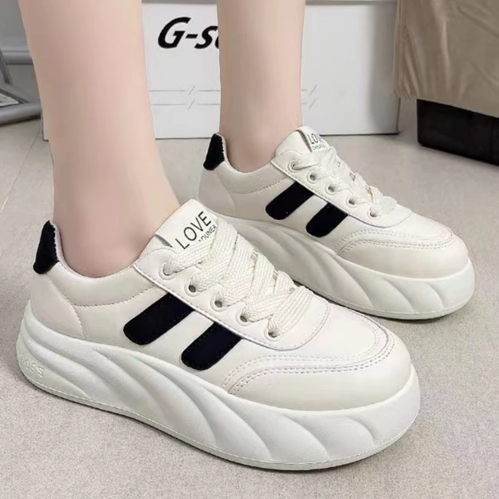 

Womens Causal Sneakers Summer New Fashion Breathable Ladies Lace Up Sports Shoes for Women Platform Walking Designer Shoes Women