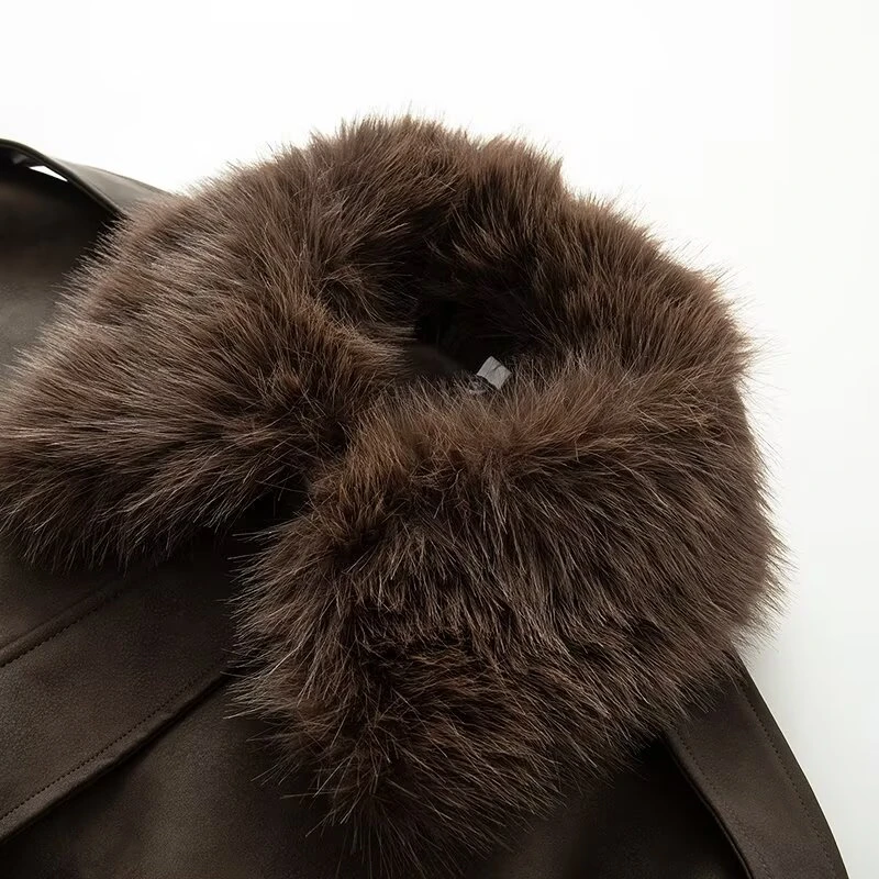 KEYANKETIAN شتاء جديد النساء الملابس الرجعية انفصال فو الفراء طوق جيب الديكور الكتف التصحيح سترة من جلد الغزال معطف المرأة #1