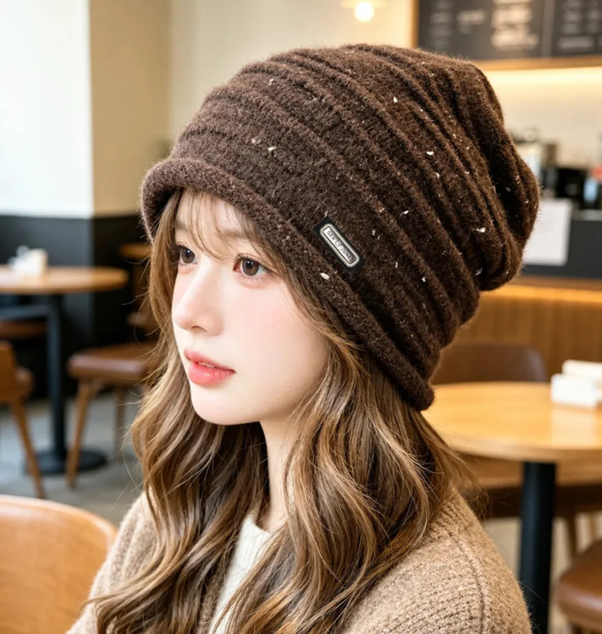 Autumn and Winter Women's Loose-Fitting Knitted Hat with Label, Thickened for Warmth, Casual Versatile Outdoor Cold-Proof Beanie