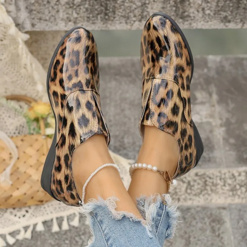 Primavera novos sapatos planos moda feminina cabeça redonda boca profunda leopardo sola macia antiderrapante resistente ao desgaste sapatos de cano baixo