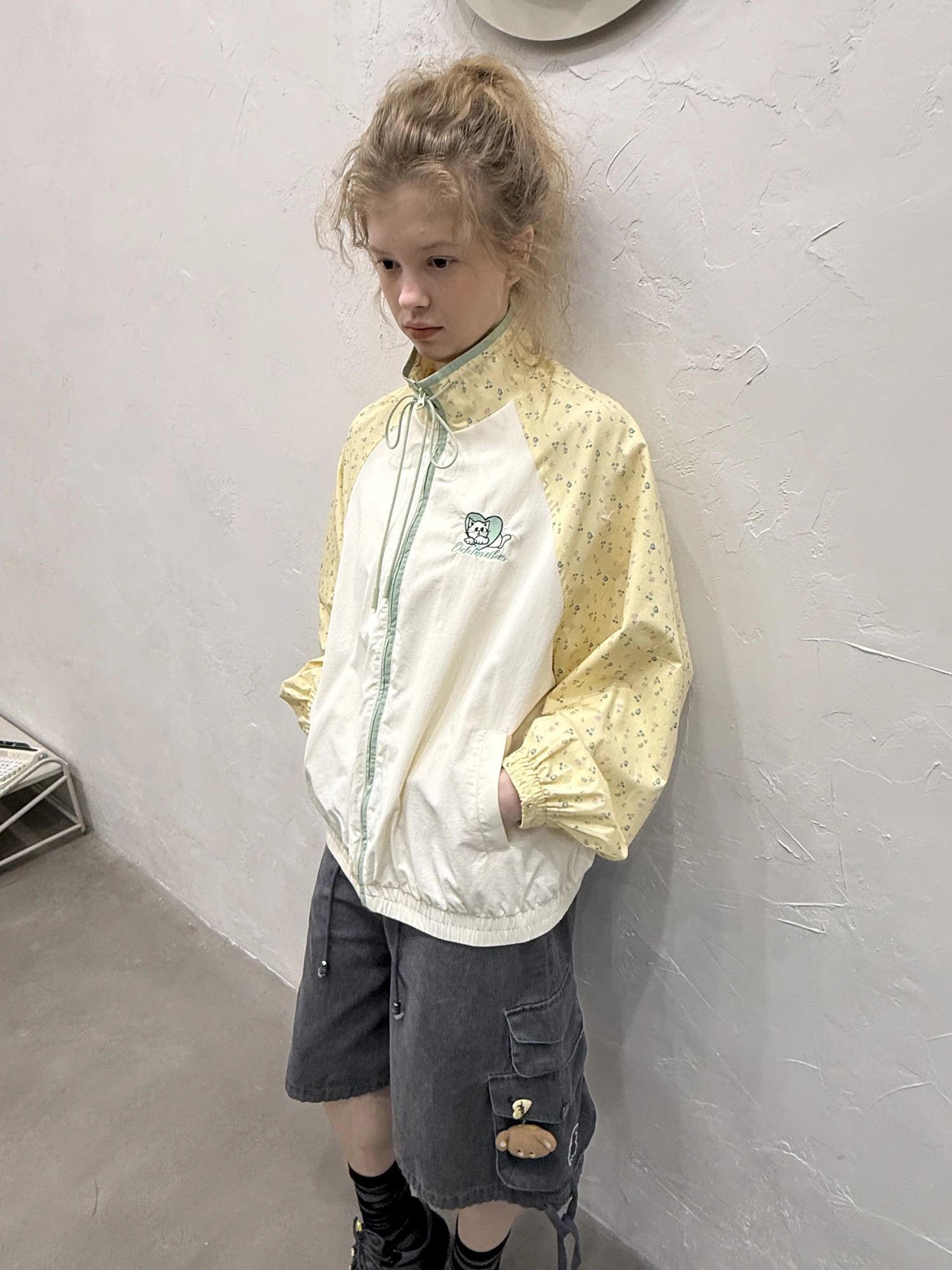 Oddmaker Floral Print Short Casual Jacket Women's Shoulder Sleeve Insert Design Thin Outerwear Drawstring Loose Fit Top