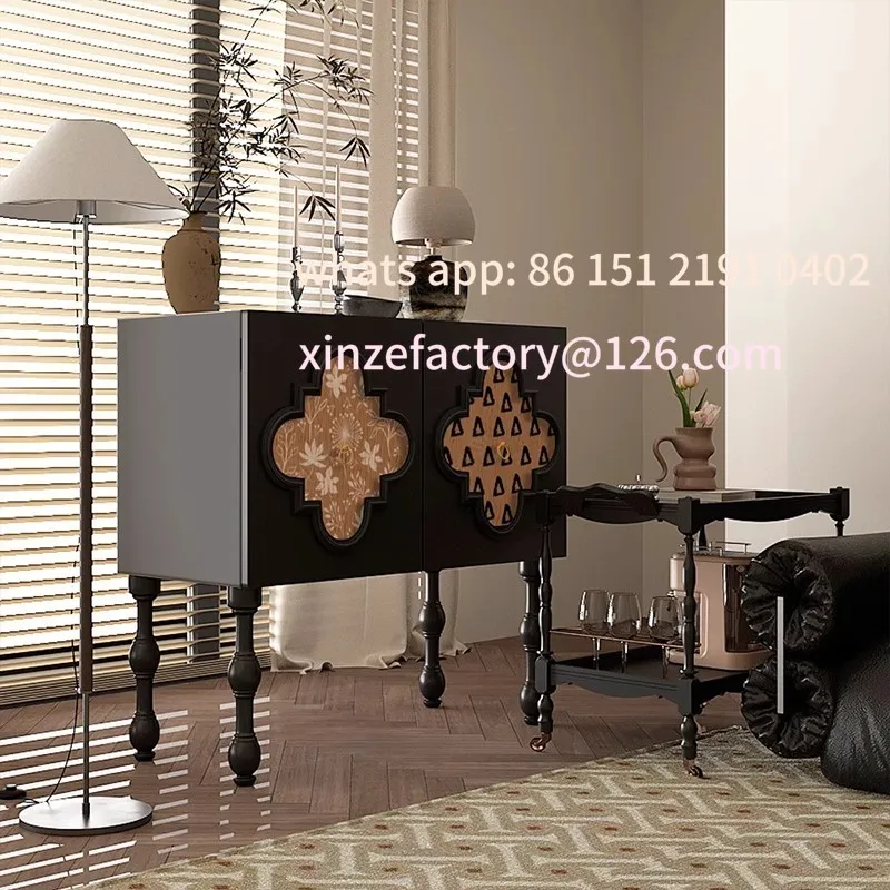 غرفة معيشة منزلية مصنوعة من الخشب الصلب على طراز القرون الوسطى قابلة للتخصيص مقابل خزانة تخزين كلاسيكية على الحائط #3