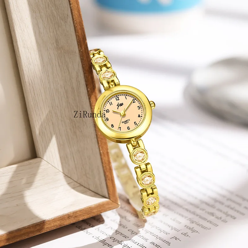 ساعة يد نسائية فاخرة وحساسة بسوار أنيق مقاومة للماء مصنوعة من خليط معدني صغير مقاوم للماء كوارتز ممتازة