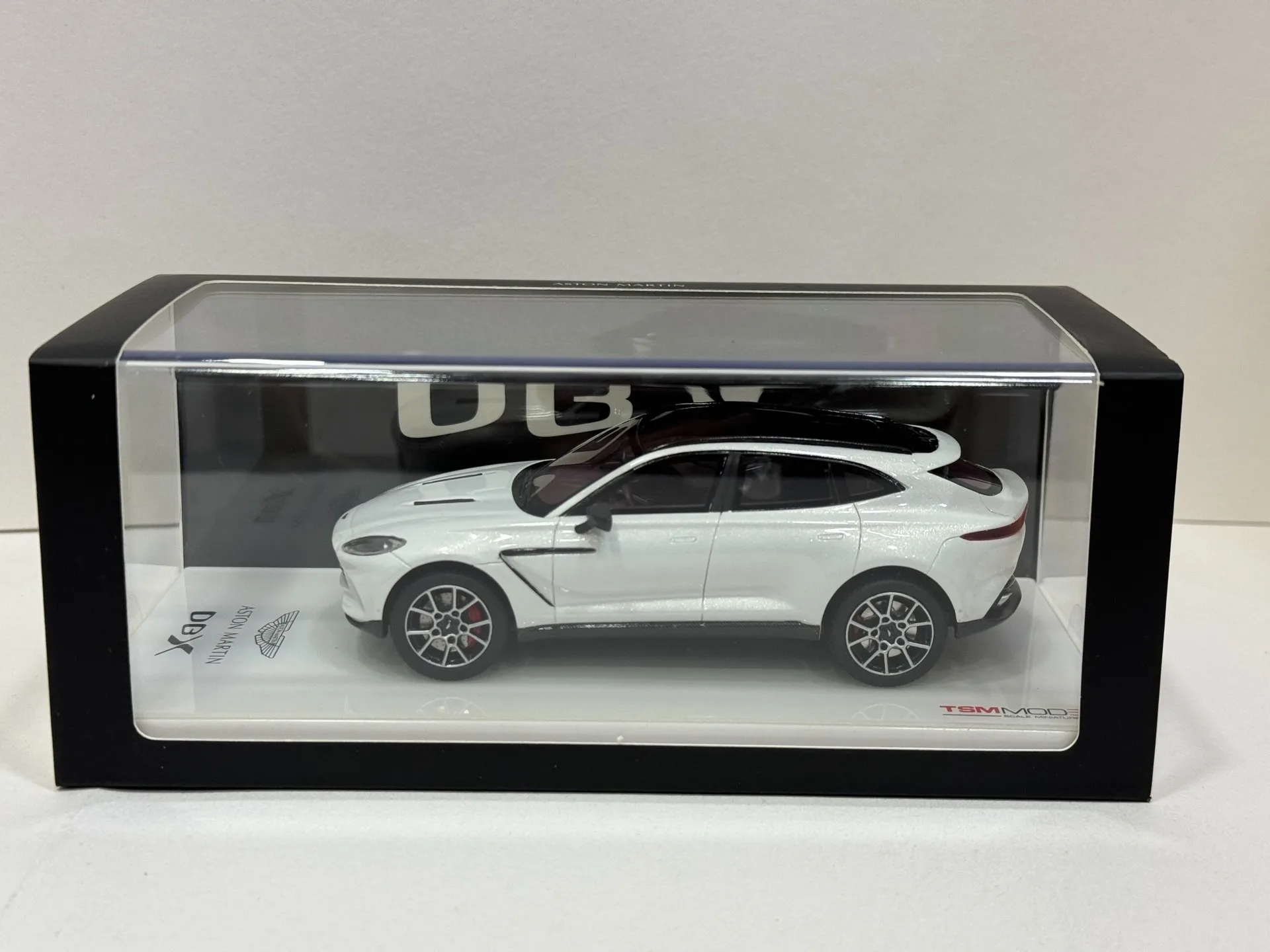 

Литой под давлением TSM масштаб 1/33, Aston Martin DBX, модель автомобиля из смолы, Коллекционная игрушка, подарок, сувенир, демонстрационный орнамент