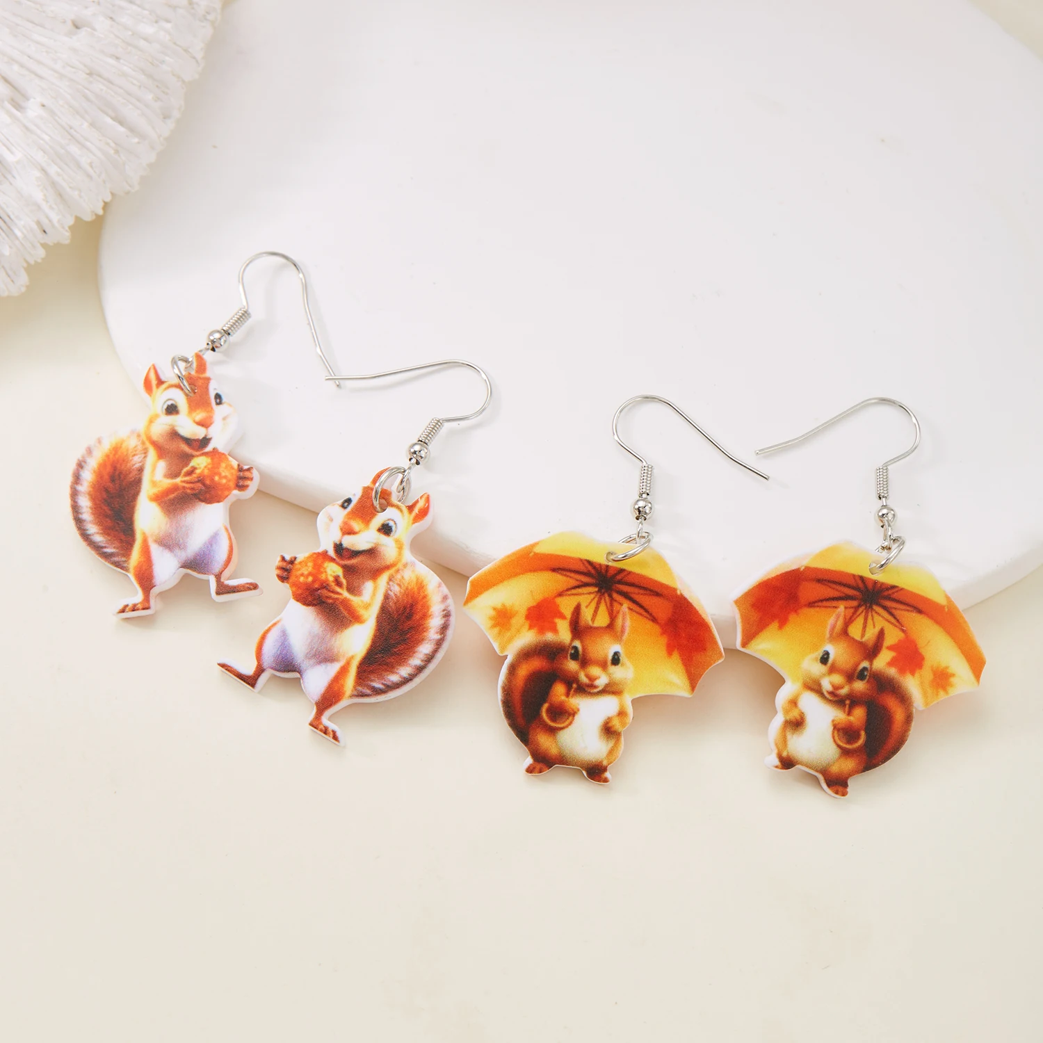 Cartoon Cute Acrylic Squirrel Earrings For Women Brown Squirrel with Oak Fruit Umbrella Dangle Earring Christmas Party Jewelry