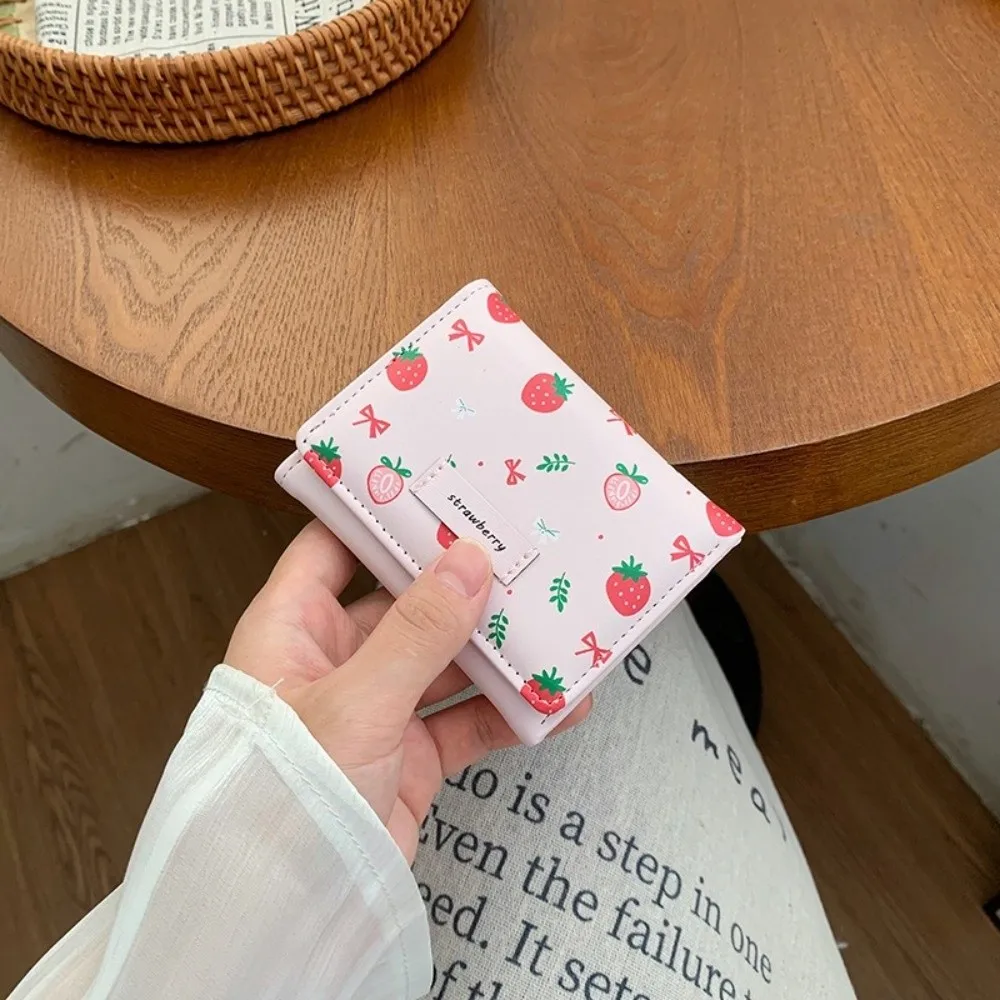 أزياء الفراولة ثلاثي أضعاف المحفظة القوس الكورية نمط بو الجلود المحفظة قصيرة حامل بطاقة الطباعة فتاة