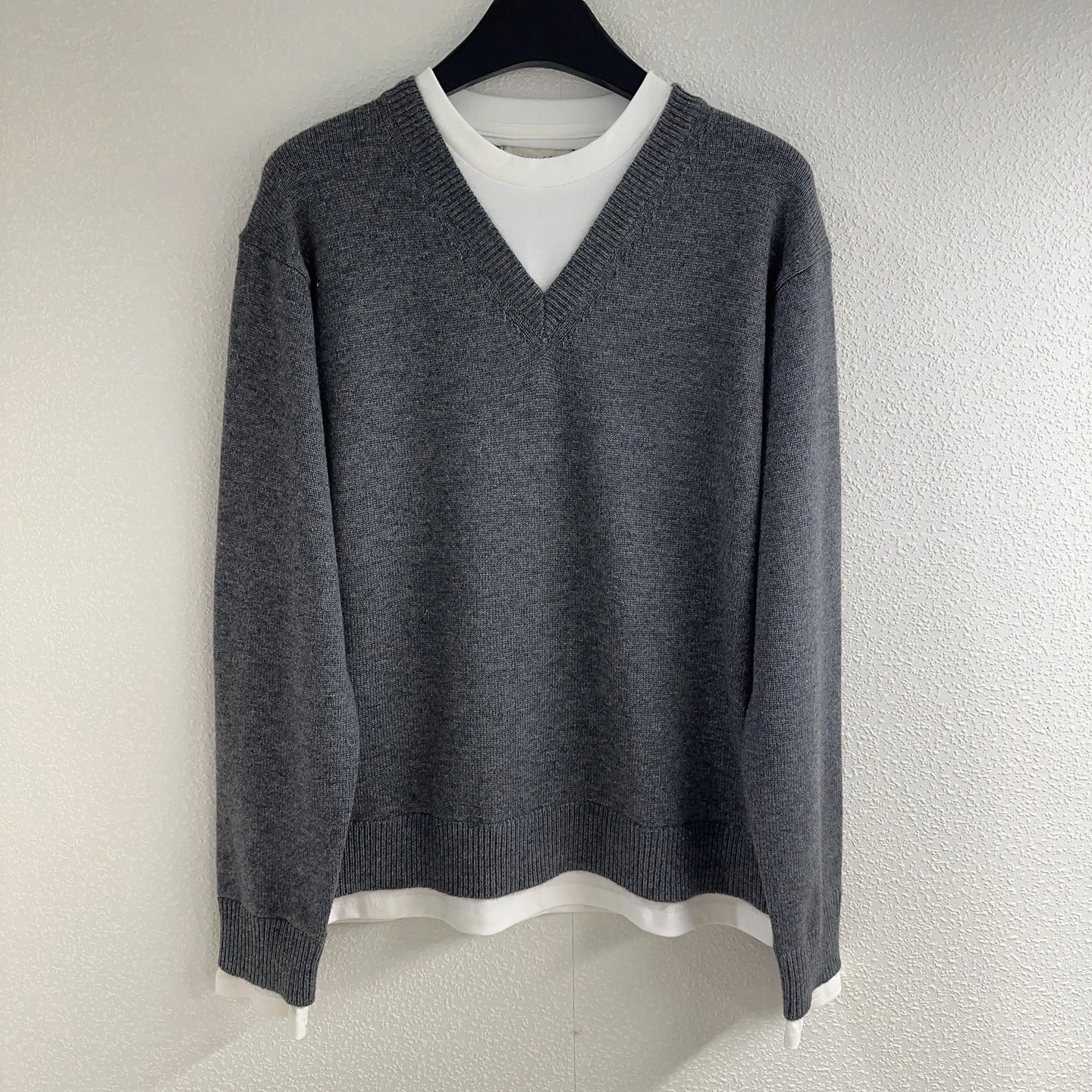 

Cashmere shirt - layered illusion, sleek silhouette, feather-soft, goes with everything. 2025 summer women's new hot