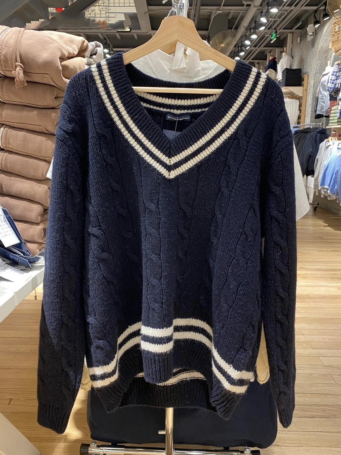 

Официальный сайт BM: Свободный вязаный свитер с V-образным вырезом, утепленный, женский, осенне-зимний, из смесового хлопка, с цветными блоками, прямого кроя