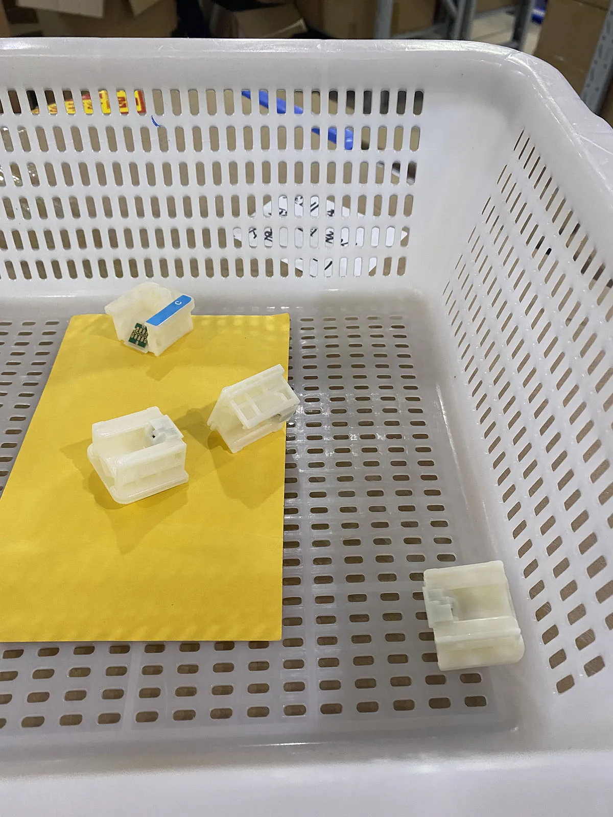 

4PC T7411 T741X Cartridge Chip with holder For Epson SureColor F6000 F6070 F6200 F6270 F7000 F7070 F7100 F7170 F7200 F7270 F9300