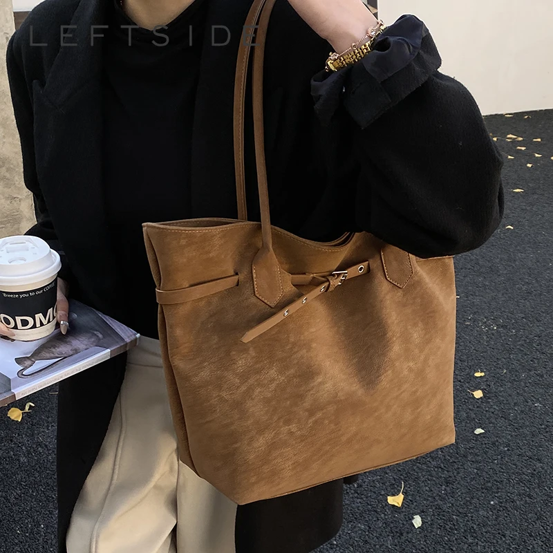 

LEFTSIDE Large Capacity Tote Bag for Women with Metal Buckle & Leather Strap Stylish Big Handbag for Work College and Daily Use