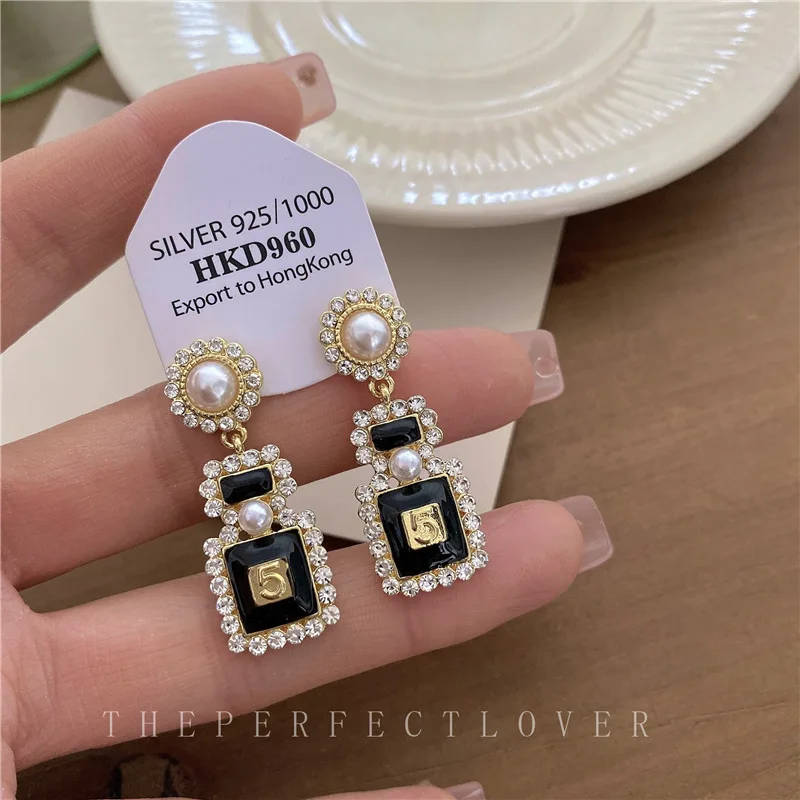 trendy women's earrings 2024 Luxury Fashion Pearl Earrings Vintage Bottle Earrings with Number 5