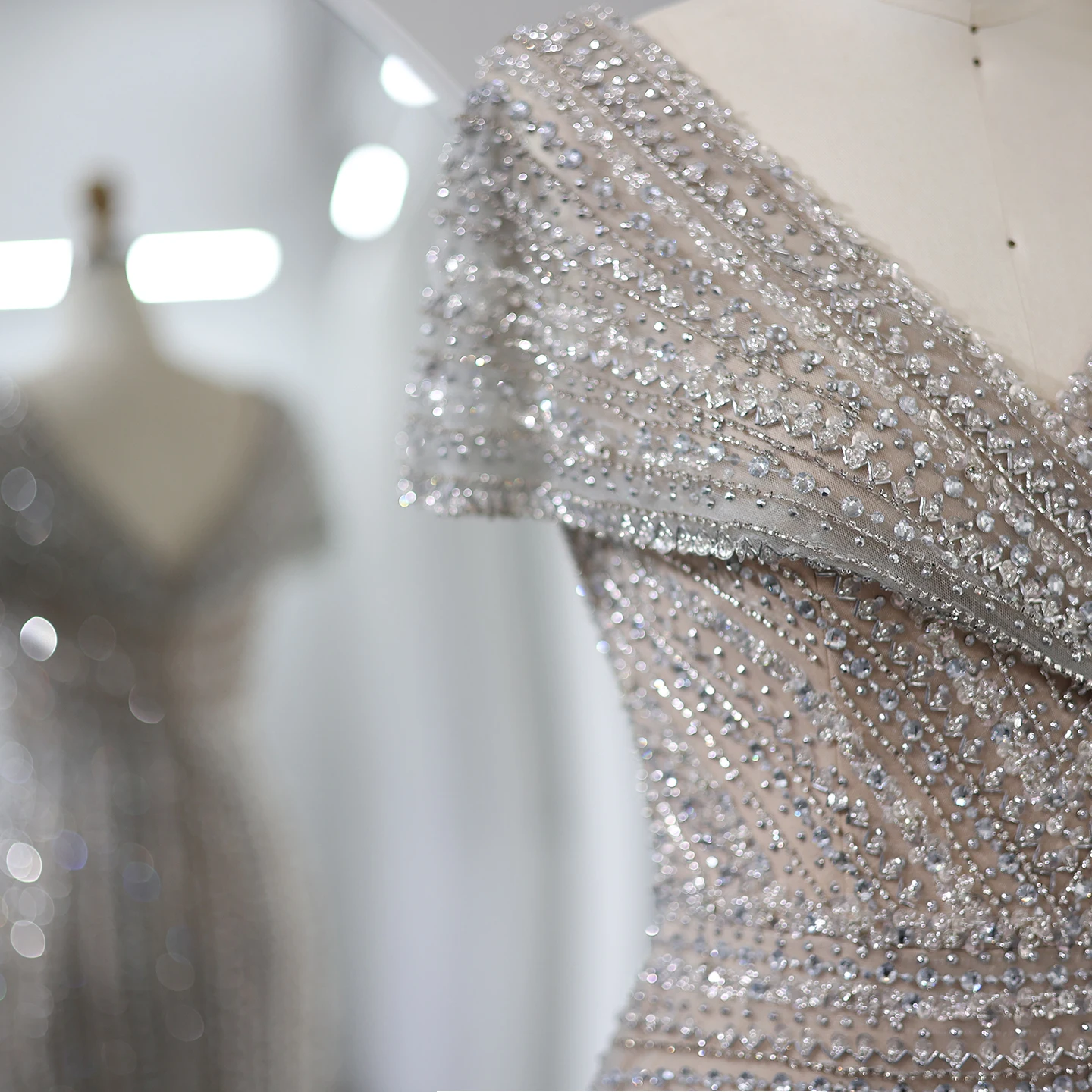 Sharon Said Luxuriöse Dubai Silber-Nude Abendkleider für Hochzeiten, Meerjungfrauenkleid mit Kapärmeln, Arabisches Formelles Partykleid SS045 Maßanfertigung – Detail 8