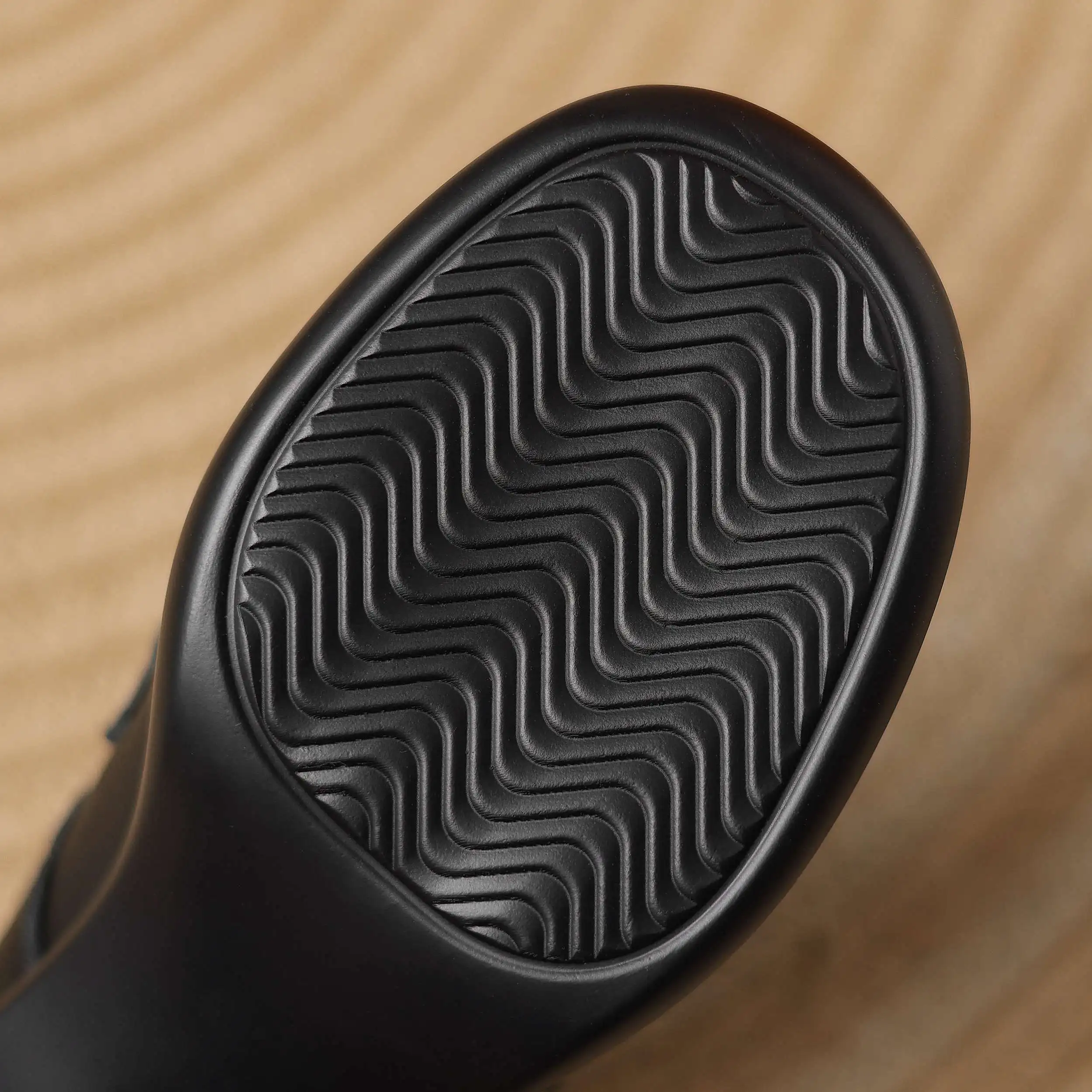 Lenkisen جلد الغنم جولة تو ميد الكعوب الشارع ارتداء الصيف مكتب سيدة المتسكعون حزام مشبك العلامة التجارية أنيقة عارضة النساء مضخات