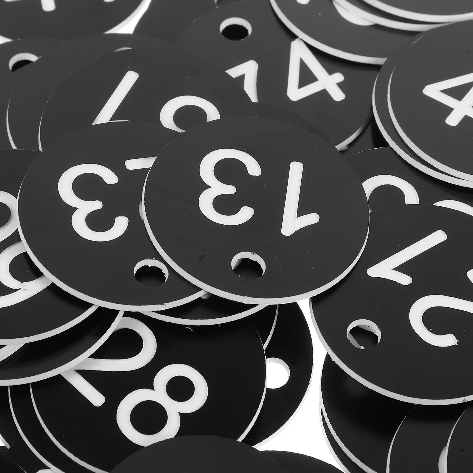 100Pcs Plastic Number Tags Round Key Id Tags with Pre-Drilled Holes for Luggage Labeling Desk Numbering Warehouse Sorting and