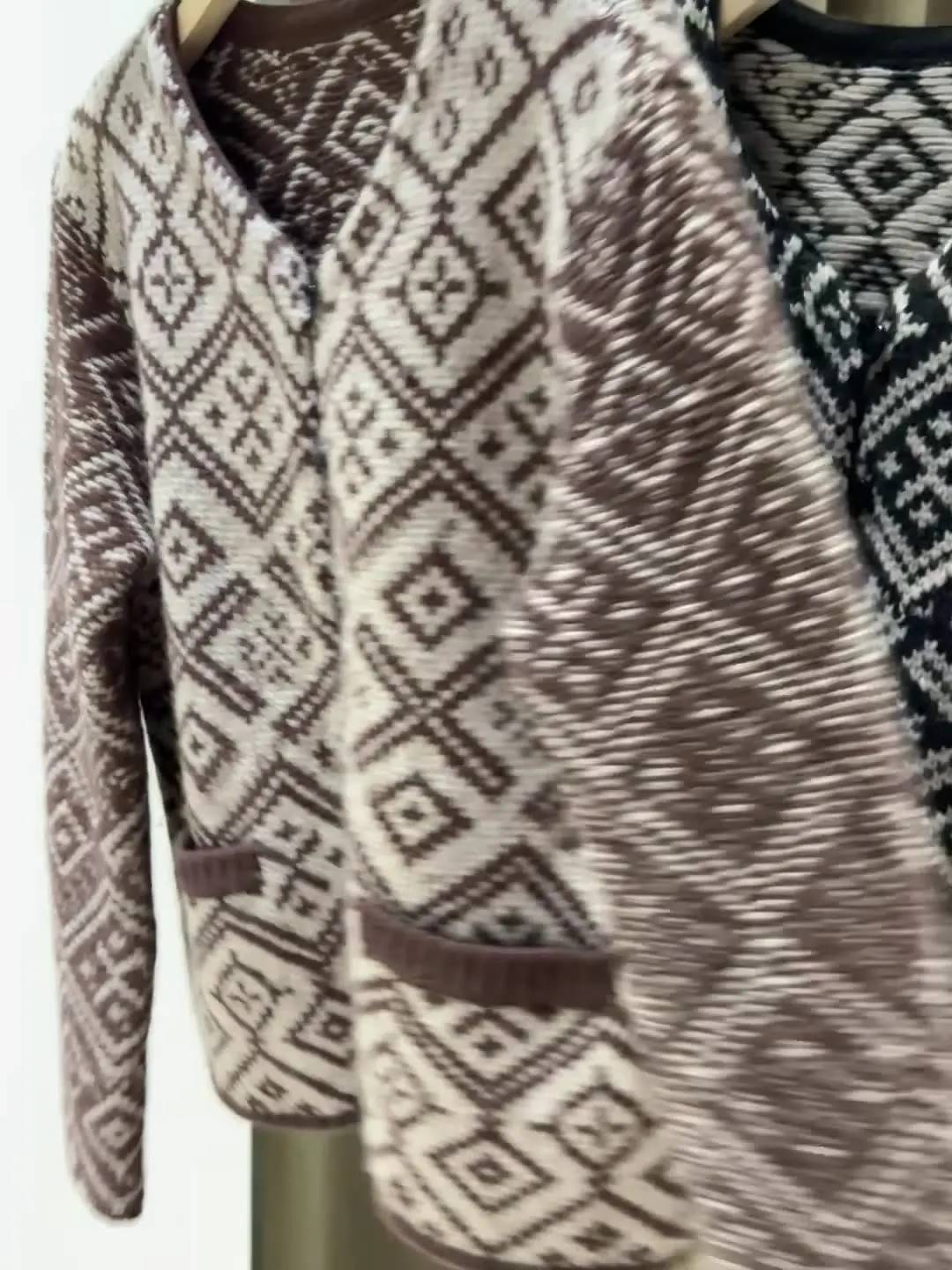 

Retro Style Jacquard Heavy Thickened Knitted Wool Sweater Jacket Tops For Women Casual Versatile Loose