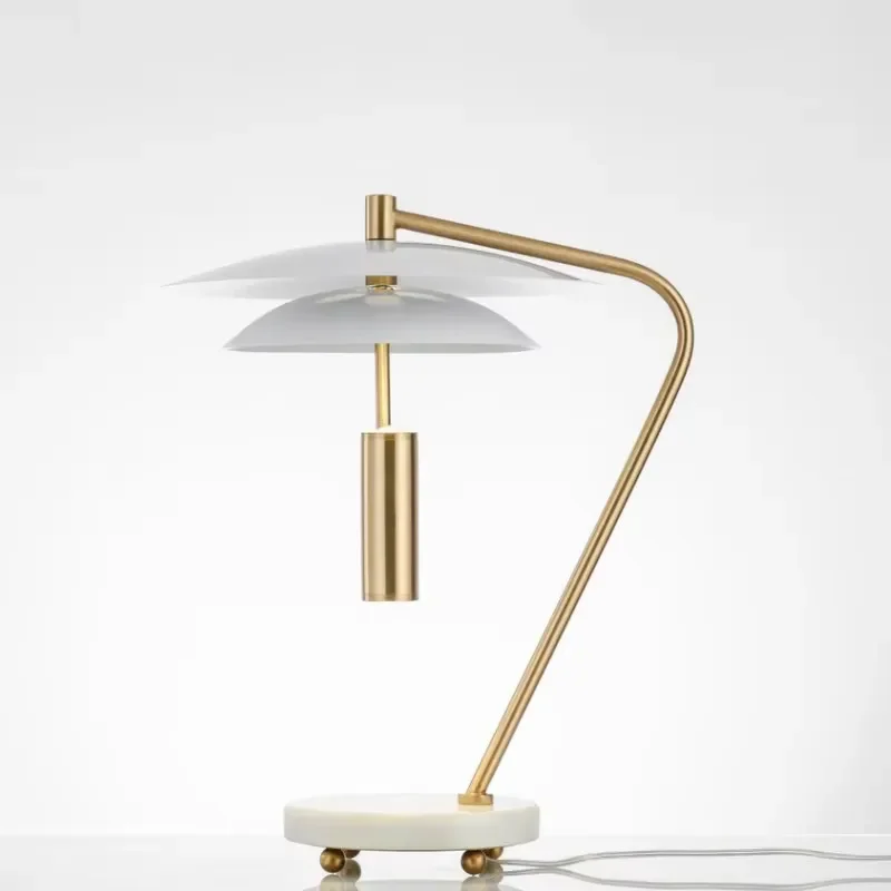 Postmodern Nordic modern art living room light luxury simple desk lamp study bedroom bedside lamp