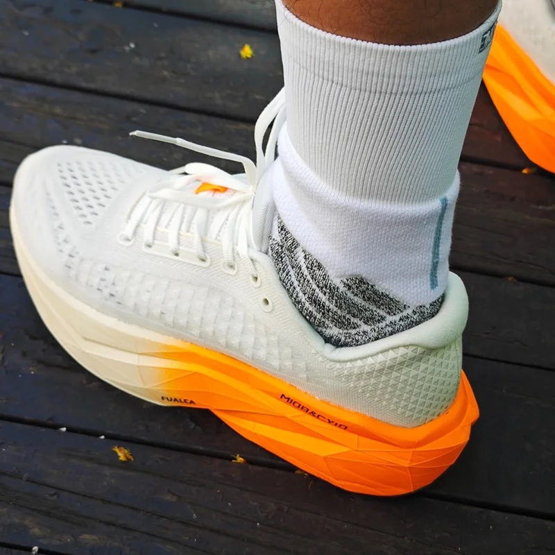 New 2025 Summer Hot Sale Unisex Stretch Wear-resistant Breathable Running Shoes Training Shoes Athletic Shoes Very Good