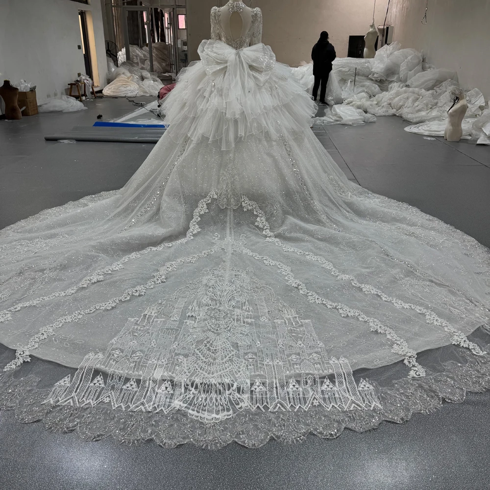 فساتين زفاف بسيطة من الأورجانزا بأكمام طويلة وطيات لالتقاط الصور بطول الأرض ومشد خلفي مخصص للعروس #2