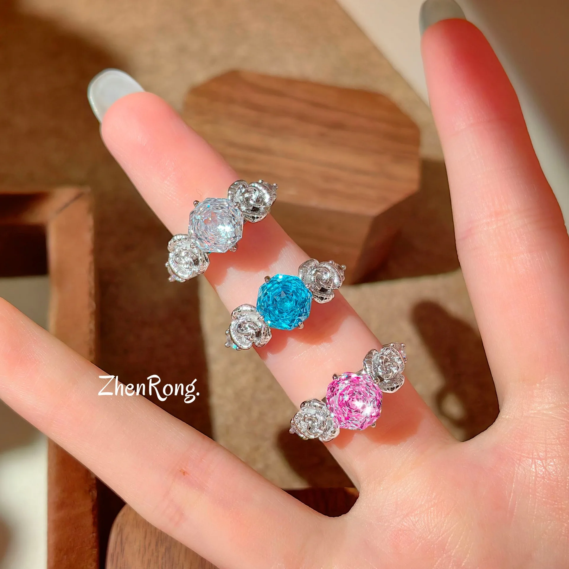 Anillo de plata de ley S925, anillo de diamantes rosas con estrella de anís, anillo de camelia versátil de lujo ligero para mujer