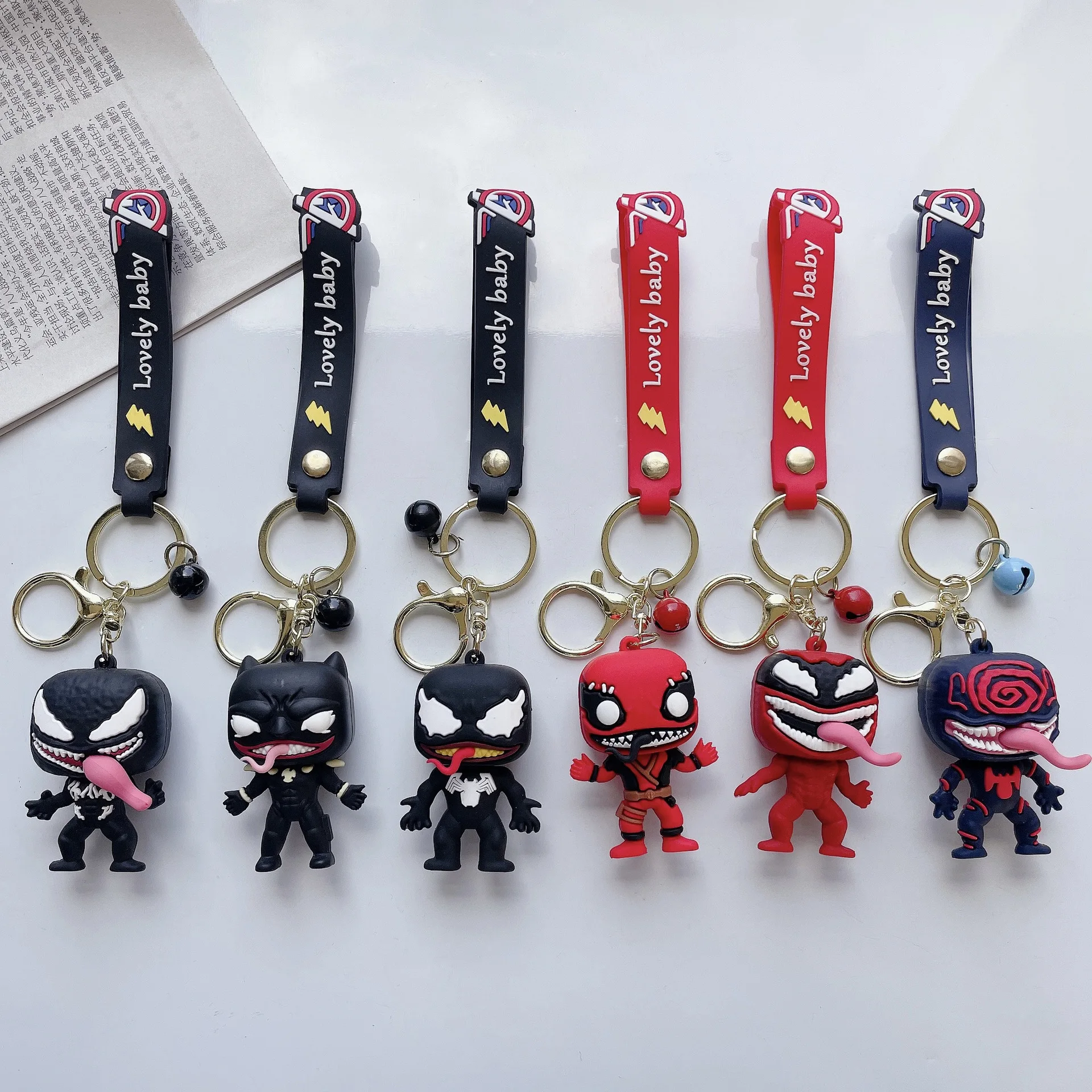 Marvel Cartoon The Avengers Keychain Venom Keyring Keys Holder Gifts for Friends Backpack Bag Car Keys Accessories