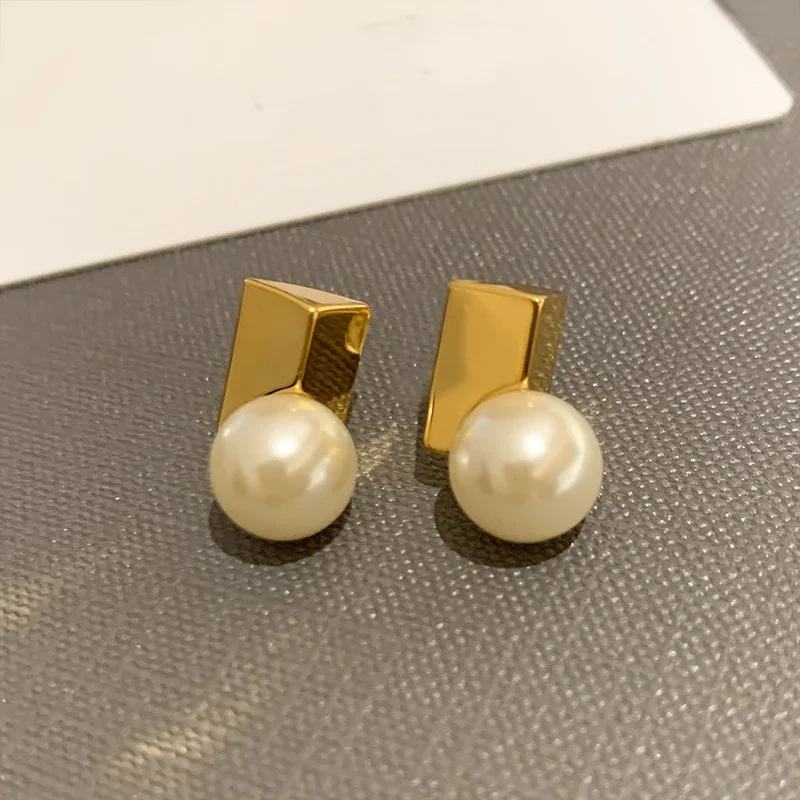 

Fashion Designer 18K Gold Geometric Pearl Earrings Women High Quality Luxury Jewelry Party Trend