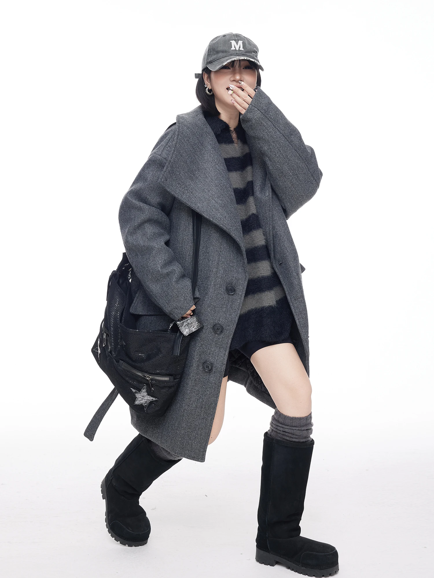 

Ретро-пальто с широким воротником из шерсти для женщин, новая зимняя модель, свободный крой, длинное, модное, в уличном стиле, на пуговицах, утепленное хлопковое пальто