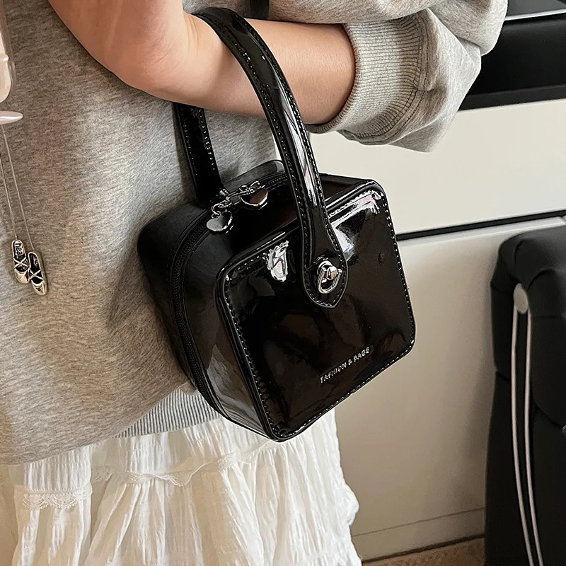 

Luxury-feeling light handbag for women, new exquisite versatile small square shoulder bag, commuter crossbody bag