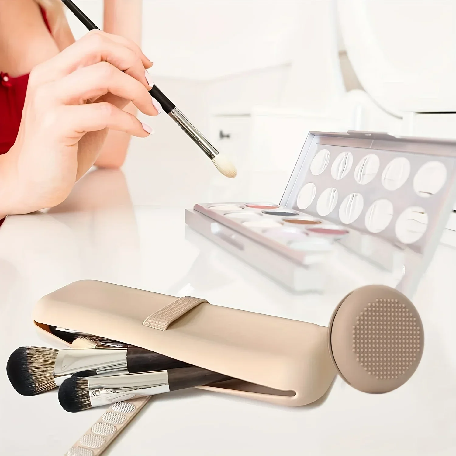 

Portable Silicone Makeup Brush Holder & Powder Puff Case Set - Organize and store your makeup sponges and tools on the go