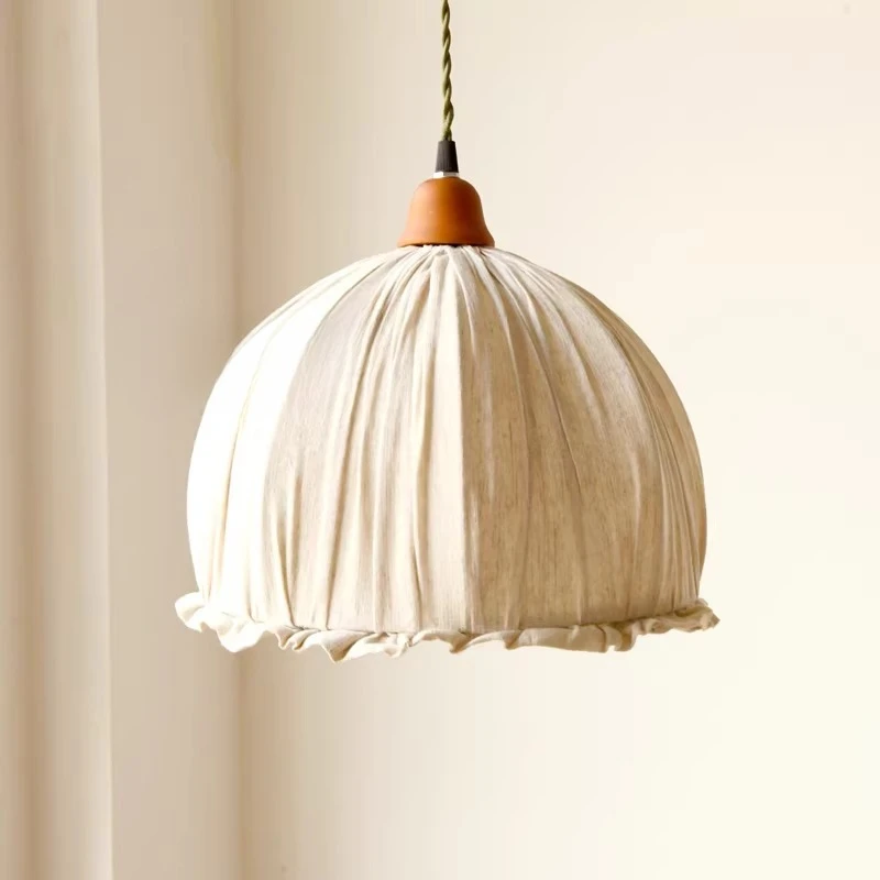 

Скандинавский винтажный льняной подвесной светильник в японском минималистичном стиле с рюшами из ткани для спальни, гостиной, чайной комнаты, домашнего декора