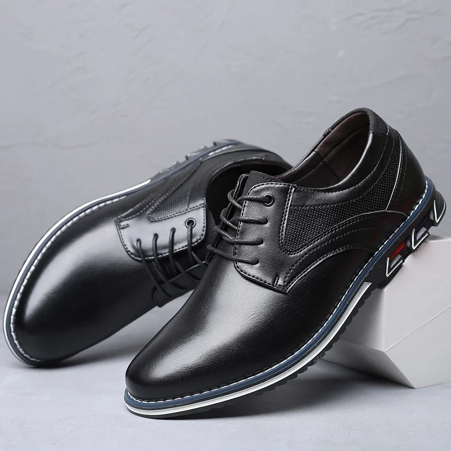 Scarpe da uomo retrò scarpe da lavoro in pelle di marca scarpe Casual di moda per uomo mocassini traspiranti marrone nero Comfort scarpe da uomo 2024