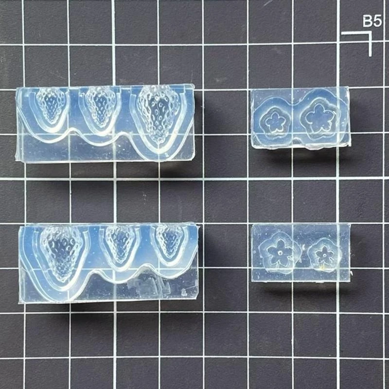  Handmade Epoxy Mold DIY 3D Strawberry and Leaves Silicone Mold Crystal Resin
