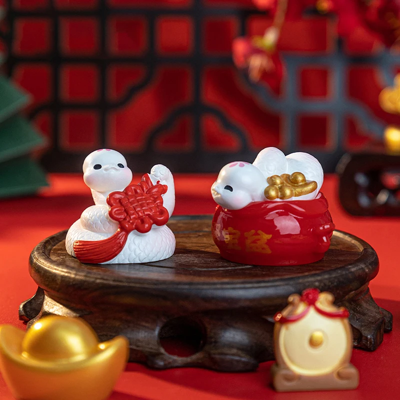 2025 Capodanno del serpente Ornamento Cartoon Lucky Snake Figurine Micro Paesaggio Interni auto Decorazione della casa Regalo di Capodanno