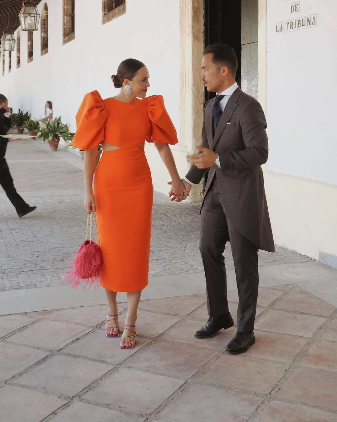 Vestido de satén naranja de media manga para mujer, vestidos de fiesta formales con cuello redondo, vestido de noche hasta el té plisado, vestido de fiesta de regreso a casa de sirena