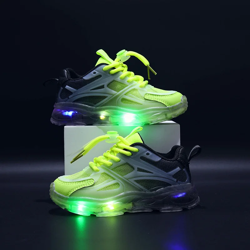 2023 estate nuova moda per bambini scarpe sportive a LED scarpe in rete scarpe per bambini in Mesh leggero traspirante